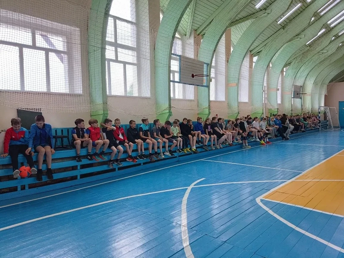☀ ЛЕТО! ОТДЫХ! ТРЕНИРОВКИ!!!🏃‍♂🏃‍♀

Сегодня в спортивной школе первый день лагерной смены. Ребят (