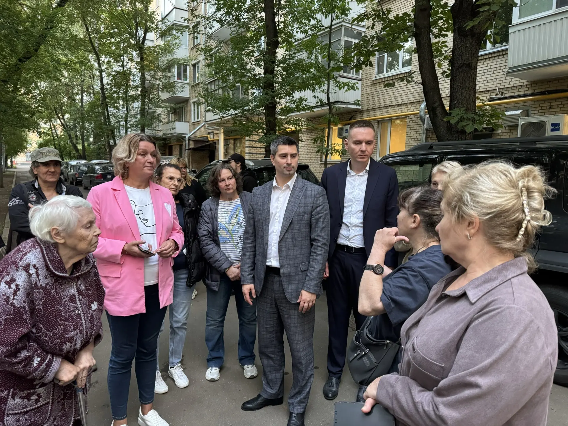 ℹ️ Сегодня глава управы Роберто Леонов провел еженедельный обход территории, в котором ...
