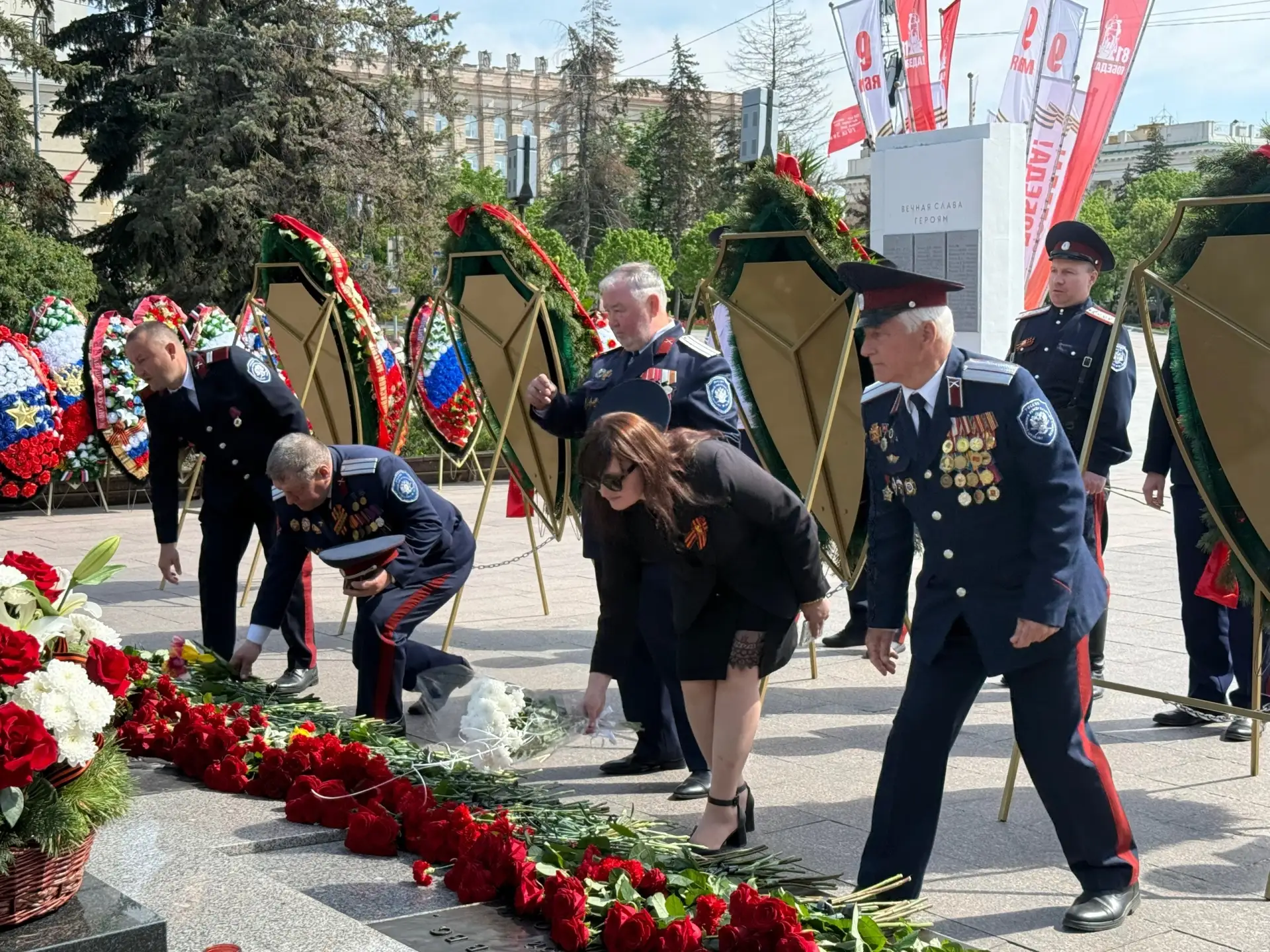 Сегодня директор школы Виктория Владимировна вместе с РОО Союз казачьей молодежи Белгор...