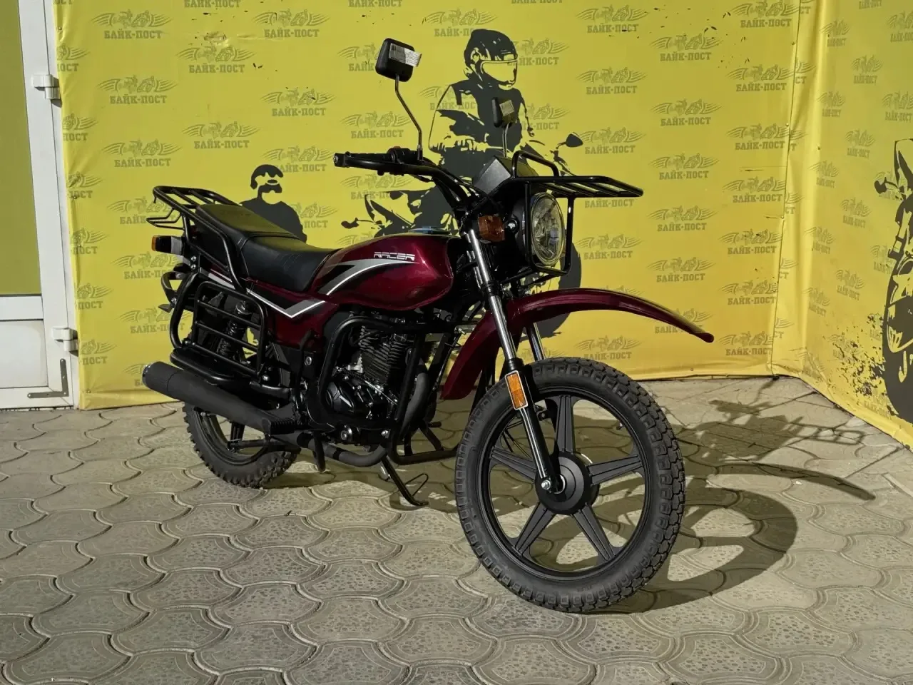 RACER TOURIST 200 — простой и экономичный мотоцикл, который создан для поездок по город...