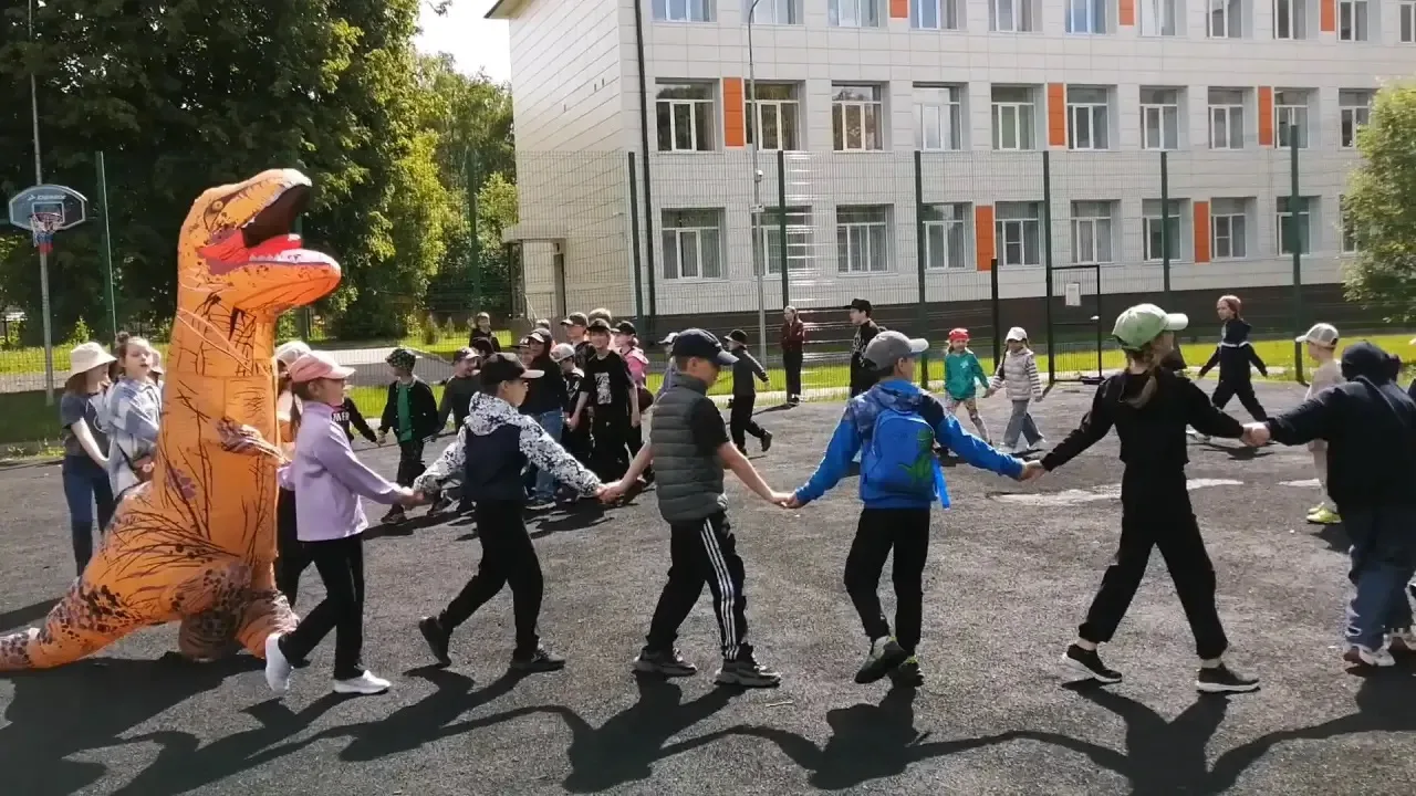 Сегодня в нашем пришкольном лагере прошёл яркий и тёплый День защиты детей! ☀️