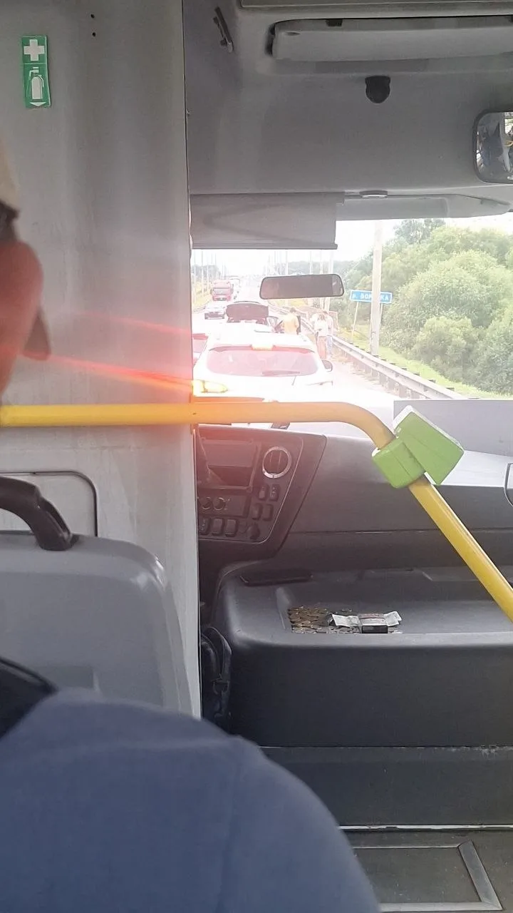 На калужском шоссе, прямо перед воронкой три авто авария. В сторону иншинки полоса еле ...