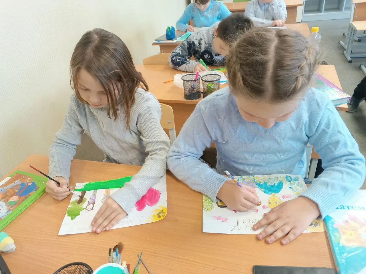 🎨✍️ В нашей школе прошло увлекательное мероприятие, посвящённое Году единства народов ...