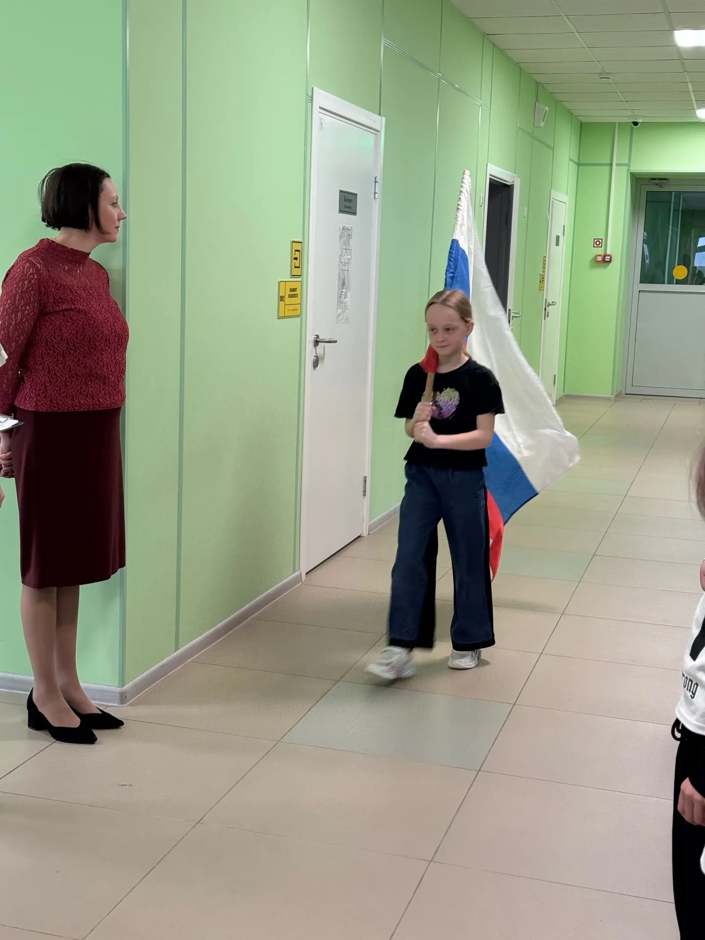 ▫Традиционно учебная неделя в школе началась с общешкольной линейки, посвященной торжес...