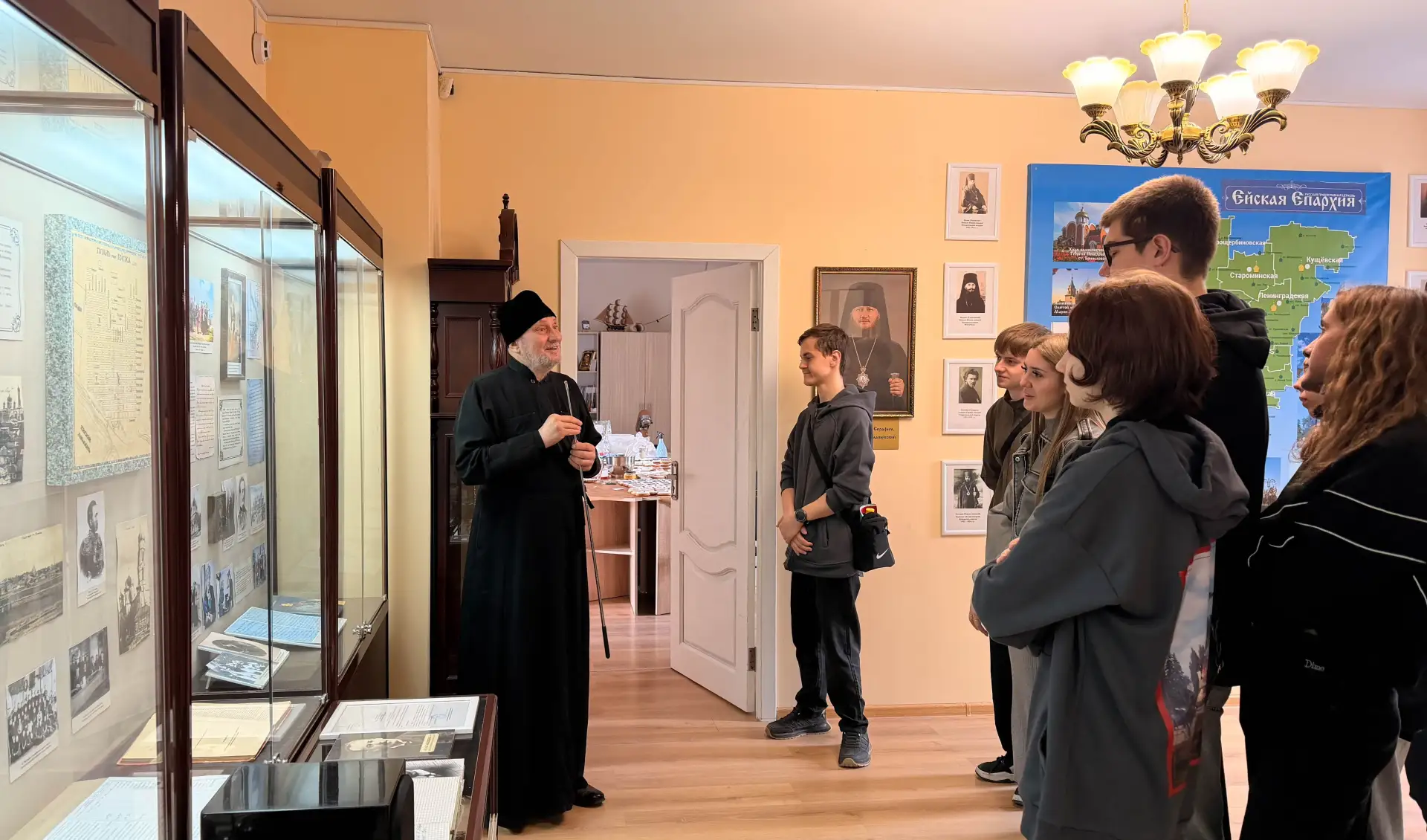 🏛️ Группа ЗУ-12 отделения профессиональных технологий Ейского полипрофильного колледжа вместе со ста