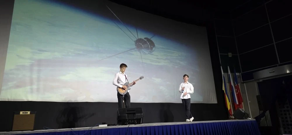 💥 ПАТРИОТИЧЕСКИЙ ЦЕНТР "ПОБЕДА"  ⚡🚀 13 апреля 2026 года обучающиеся 7Б класса МАОУ «Школа 96 Эврика-