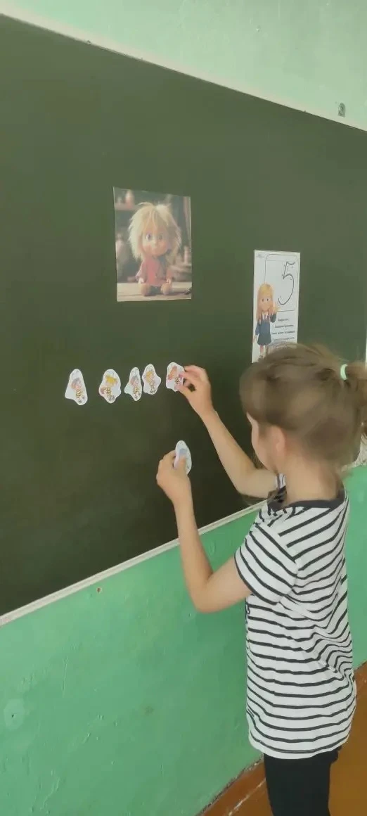 Сегодня к нашим ребятам в гости пришёл сам Домовой Кузя — хитрый, весёлый и очень мудрый хранитель з