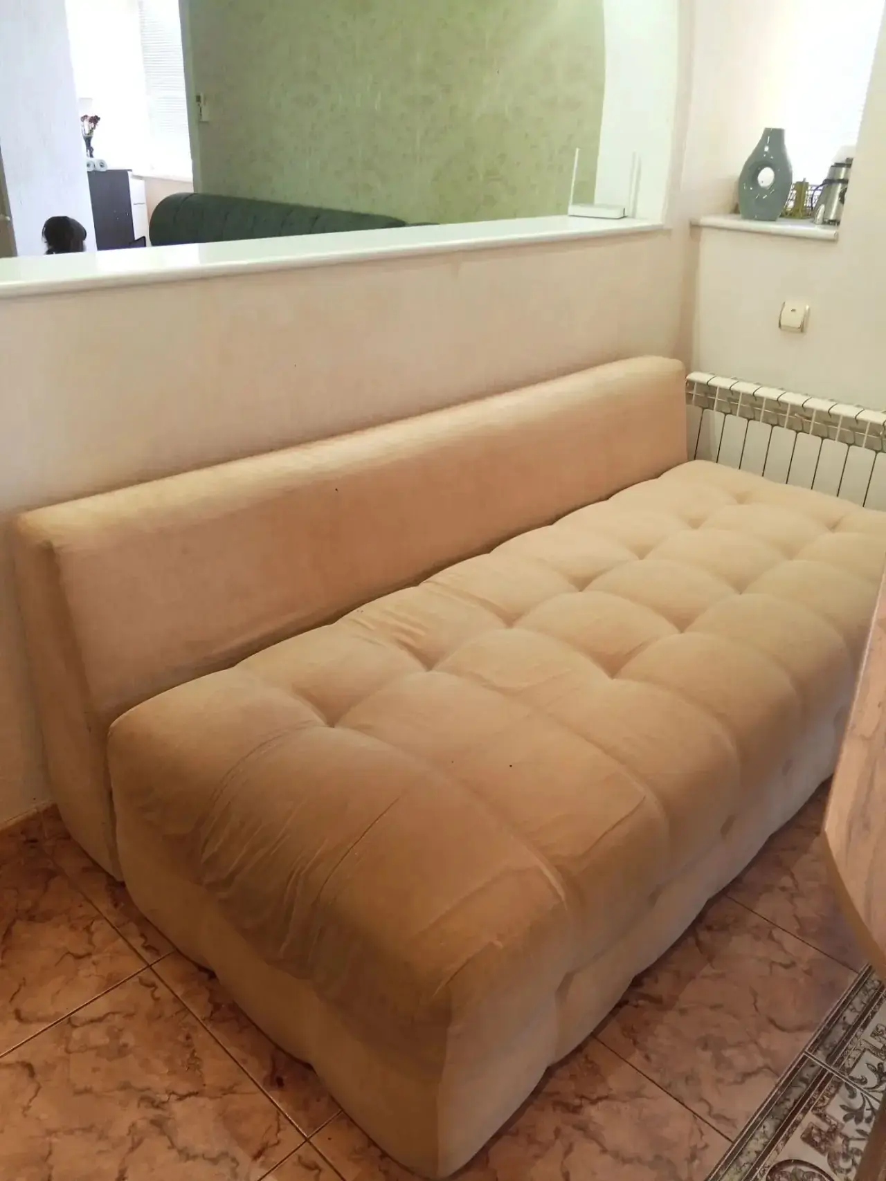 Продаётся диван. 2000 руб. 89064385333.
