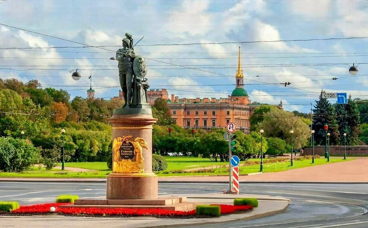 Памятник Суворову.