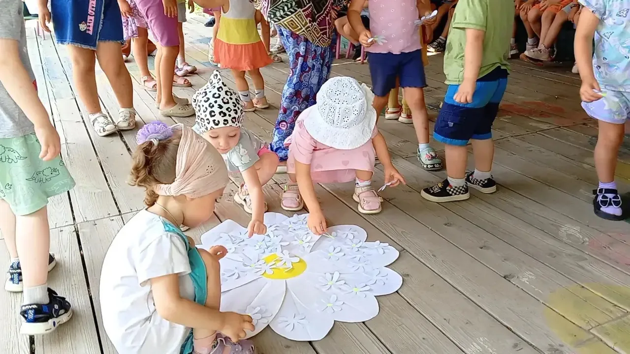 🌸🌼 День семьи, любви и верности в наших дошкольных группах!

8 июля в России отмечается замечатель