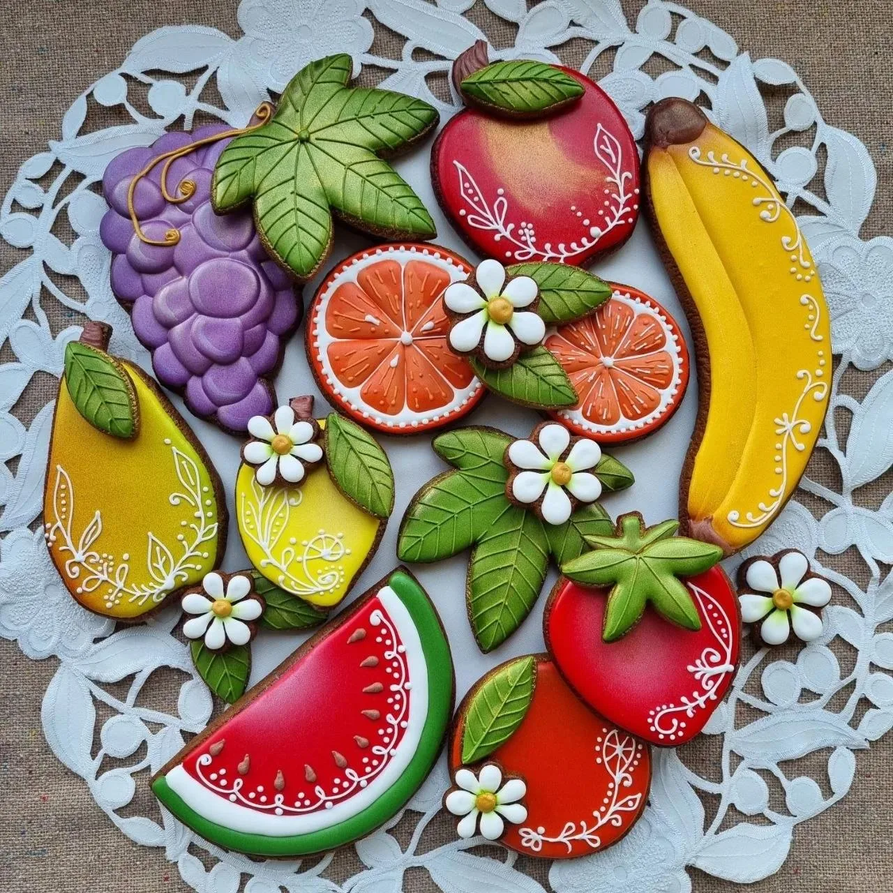 Кому корзинку с фруктами? 🍓🍇🍋

Думаю, от такой красоты никто не откажется 😃

Этот набор мы распи