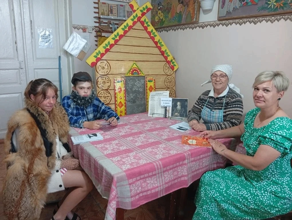 #МордовскийМуниципальныйОкруг
#ВеликоенаследиеВладимираДаля
В Новопокровской библиотеке проведён лит