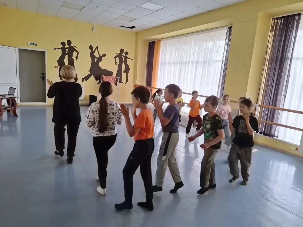✨ Танцевальный праздник в РДК: драйв, улыбки и крутые движения! 💃

Сегодня в Районном Доме Культуры