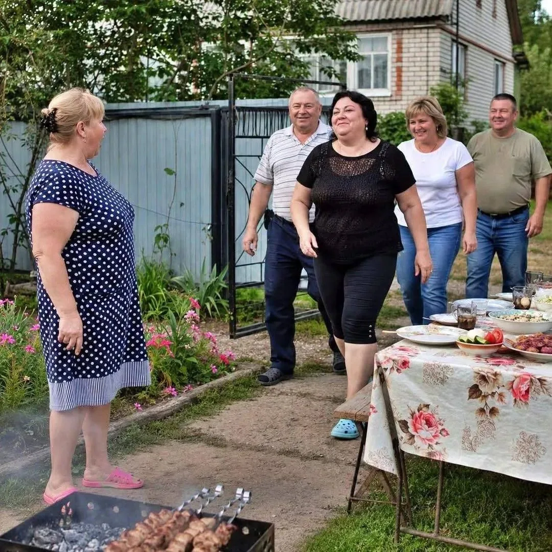 Родственники напросились к нам на дачу на шашлыки и, как всегда, пришли с пустыми рукам...