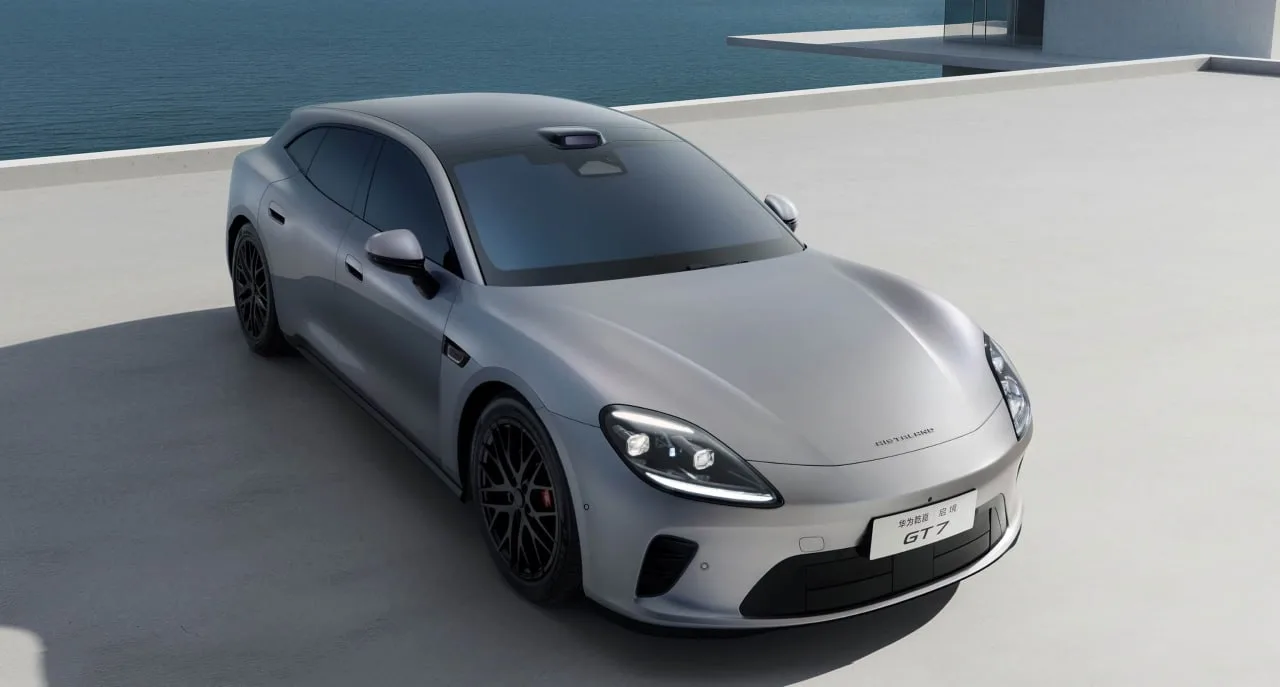 Китайцы показали спорт-универсал в стиле Porsche Panamera — это Aistaland GT7 от нового совместного 