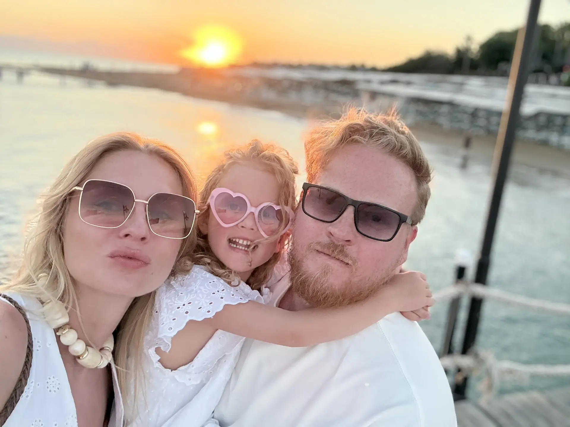 Дорогие девочки, с Днём знаний😘И поскольку фото с линейки похвастаться не могу, хваста...