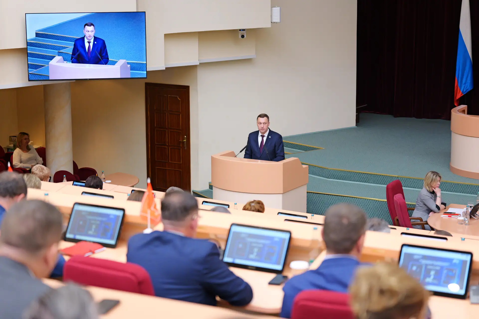 Роман Бусаргин рассказал о будущем здания театра оперы и балета