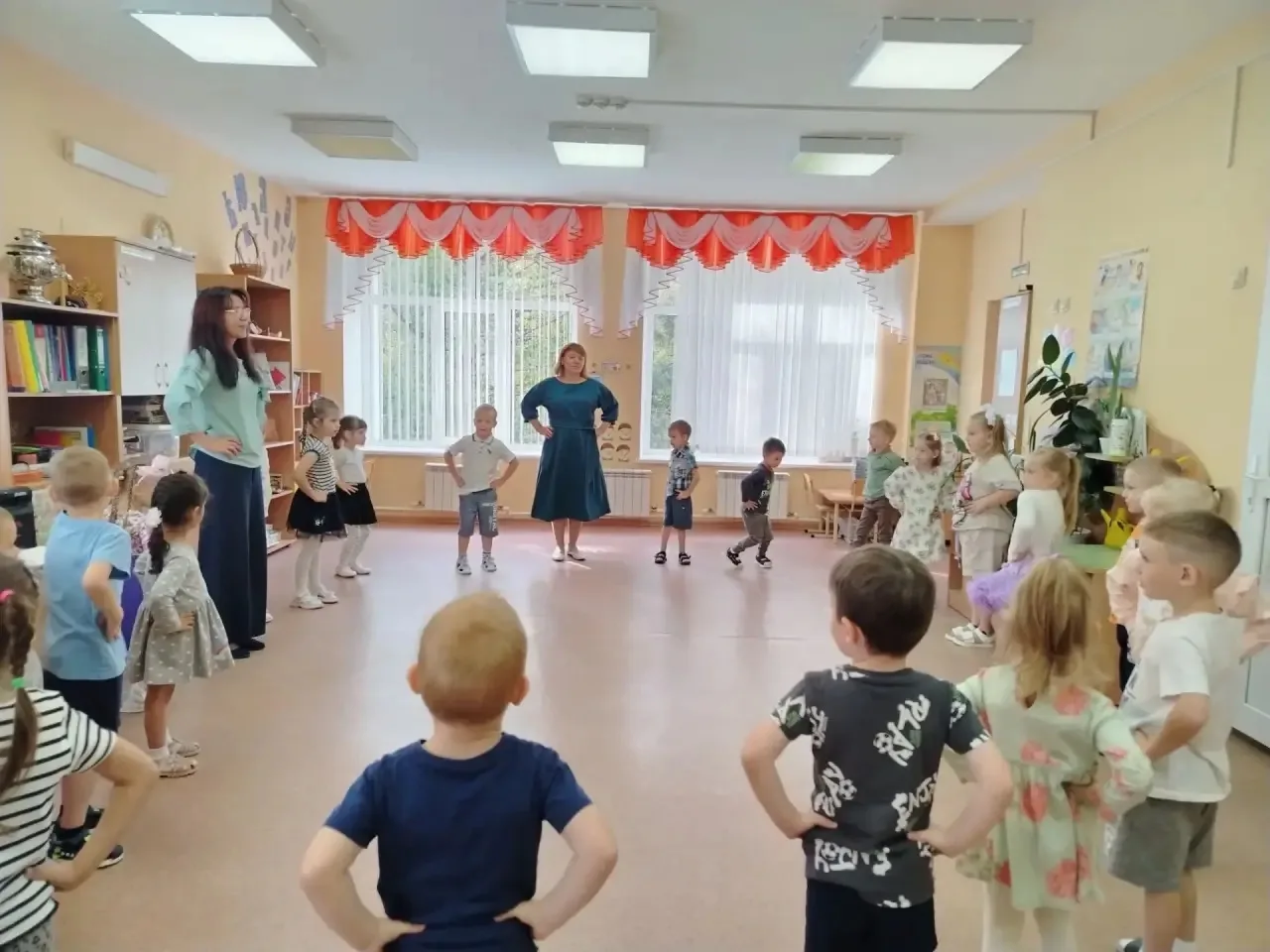 Сегодня начинается новый учебный год! Ребят ждут занятия, увлекательные беседы и яркие ...