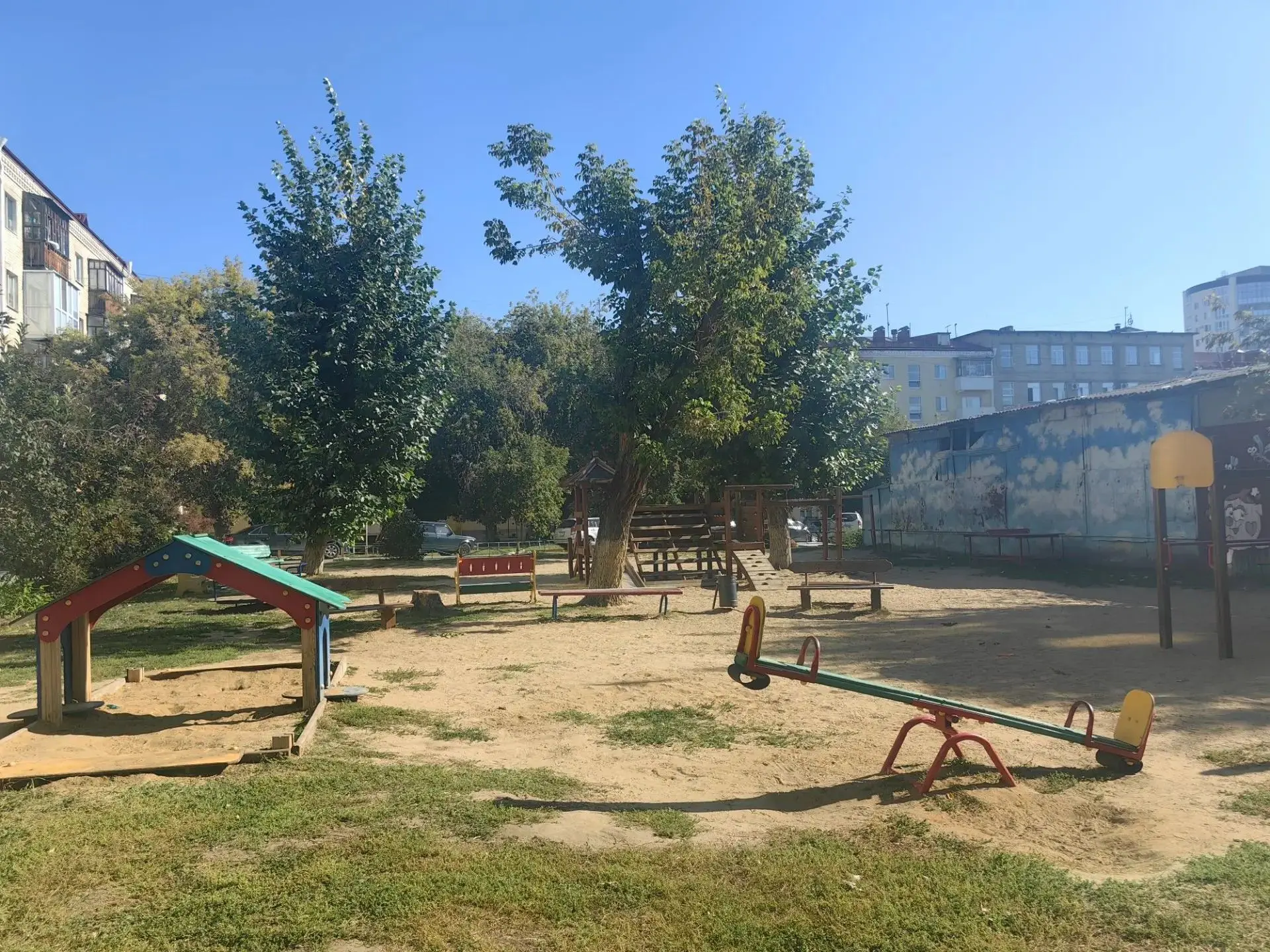 В Кургане продолжается ежегодный городской конкурс «Родная улица моя». В рамках второго...