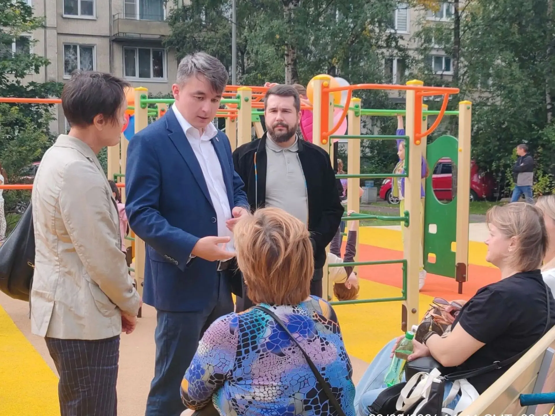 Во Фрунзенском районе открылась современная детская площадка на улице Купчинской