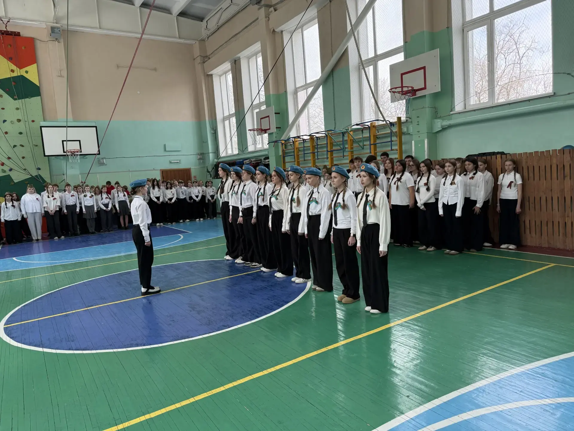 В нашей школе прошёл традиционный смотр строя и песни, посвящённый празднованию 9 Мая —...