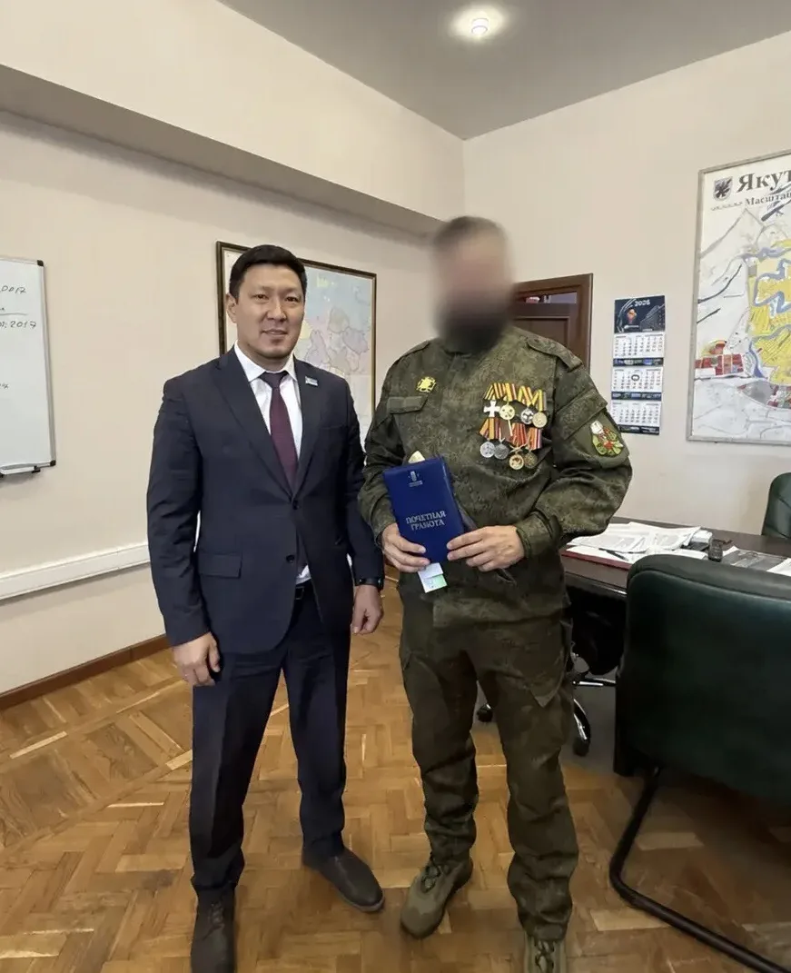Сегодня министр строительства Якутии Виктор Романов встретился с участником специальной...