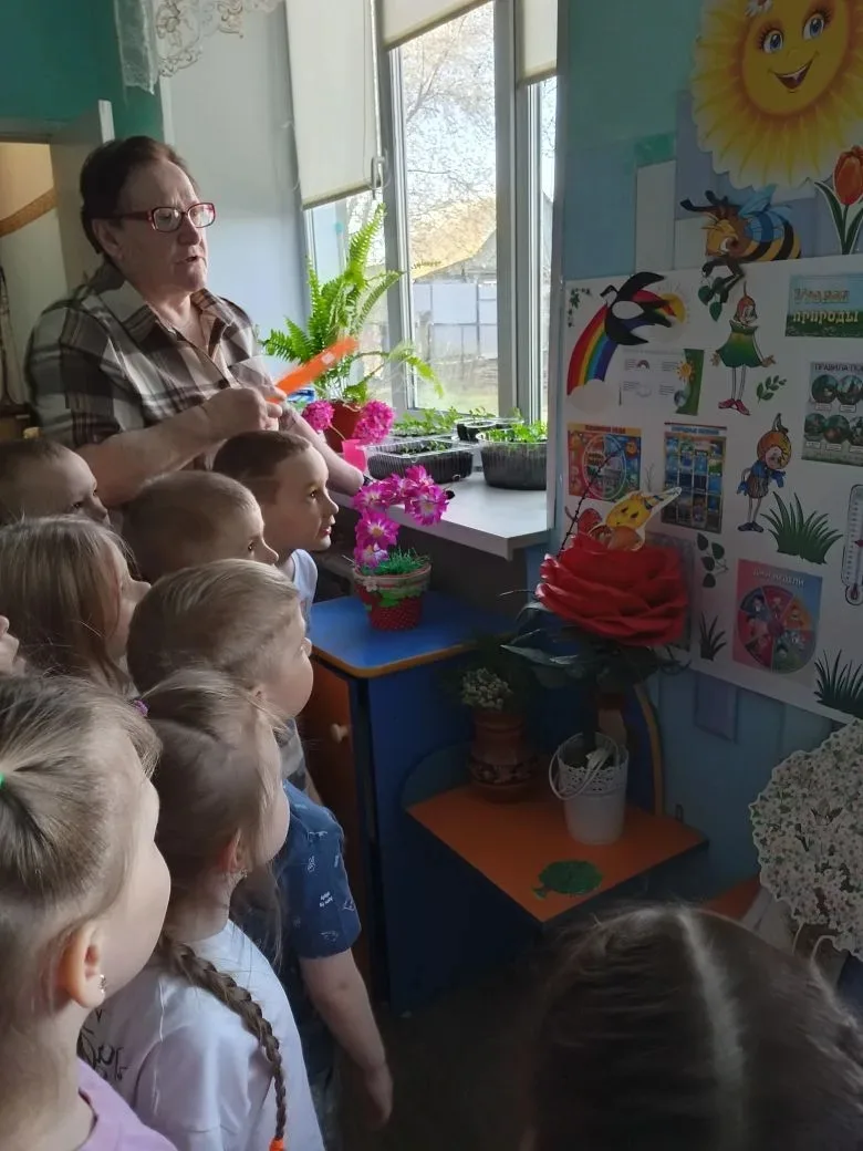 Воспитанники средней группы присоединились к Всероссийскому «Дню Эколят». Воспитатель А...