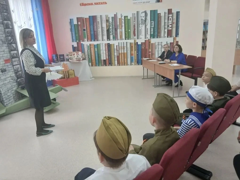 🕊️ «Строка, оборванная войной…» — конкурс чтецов к Дню Победы  29 апреля, в преддверии великого праз