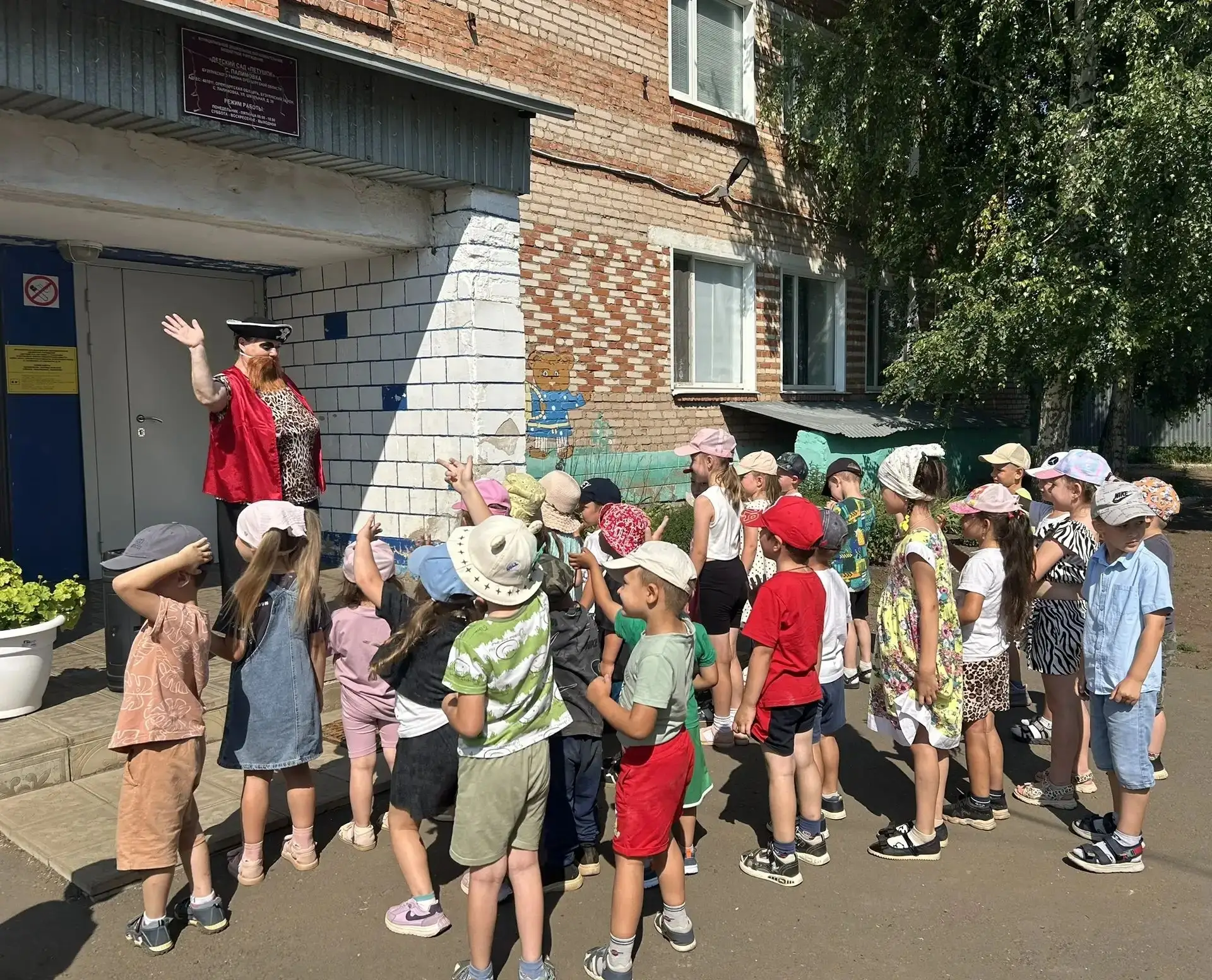 🎉 «День находок»: когда каждый предмет — загадка! 🎉
22 июня в нашем детском саду прошёл особенный 