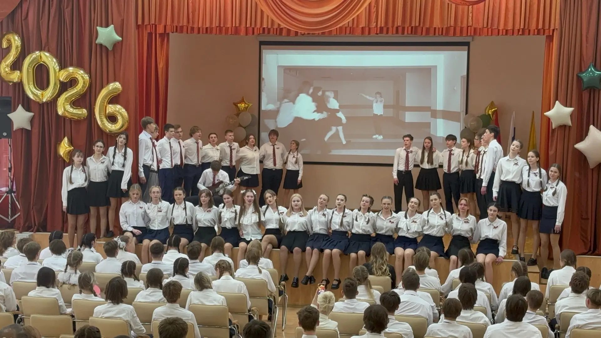 🔔ПОСЛЕДНИЕ ЗВОНКИ 9-Х и 11-Х КЛАССОВ 🔔

🎉Последний звонок — традиционный праздник школьников, зак