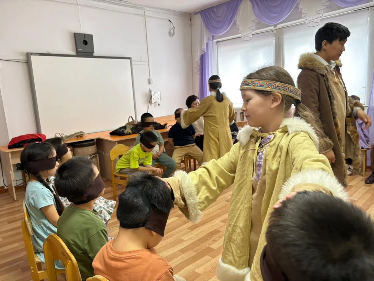 Бүгүн "Кэнчээри" уһуйааҥҥа Амматаа5ы С.П. Лугинова аатынан народнай театр 🎭 кырачаан к...