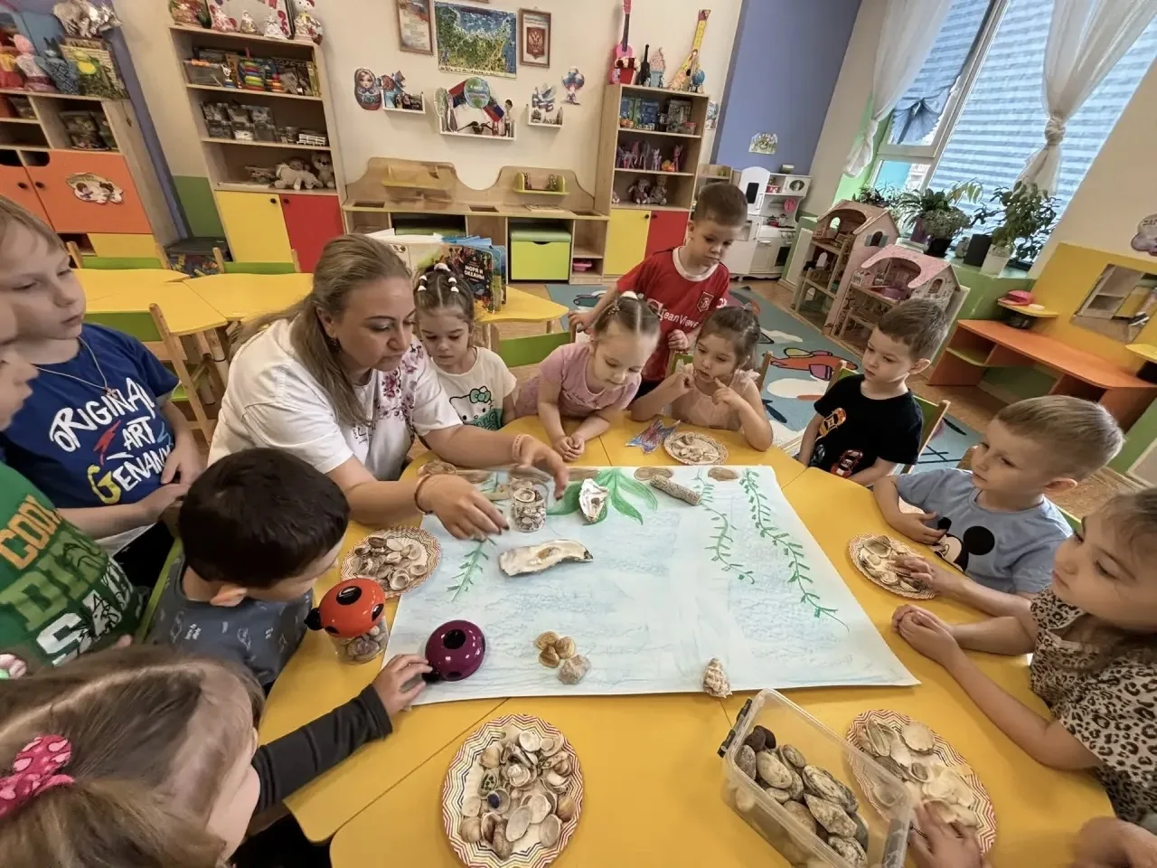Сегодня дошкольное отделение "Мечта" погрузилось в атмосферу морских глубин! Увлекательный тематичес
