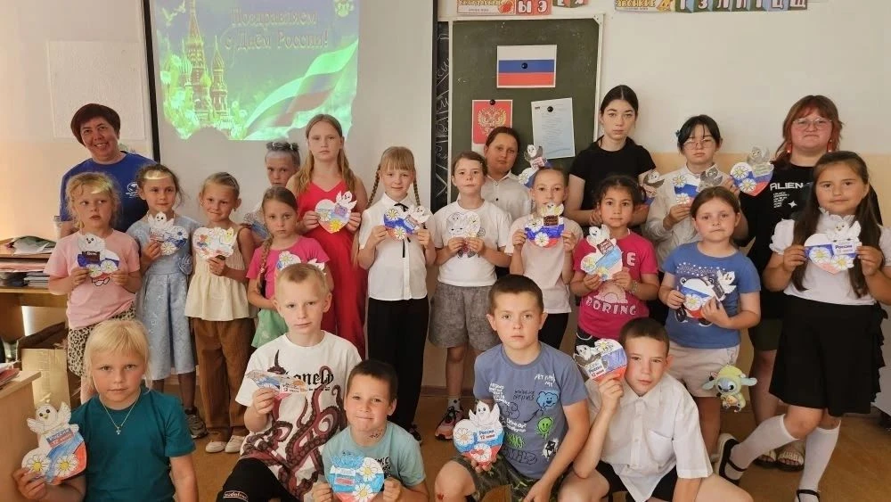 12 июня вся Россия отмечает свой главный государственный праздник — День России☀️🌺
В школьном лагер