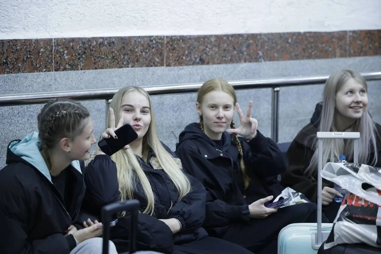 Губернатор Белгородской области Александр Шуваев сообщил об отправке 750 школьников из ...