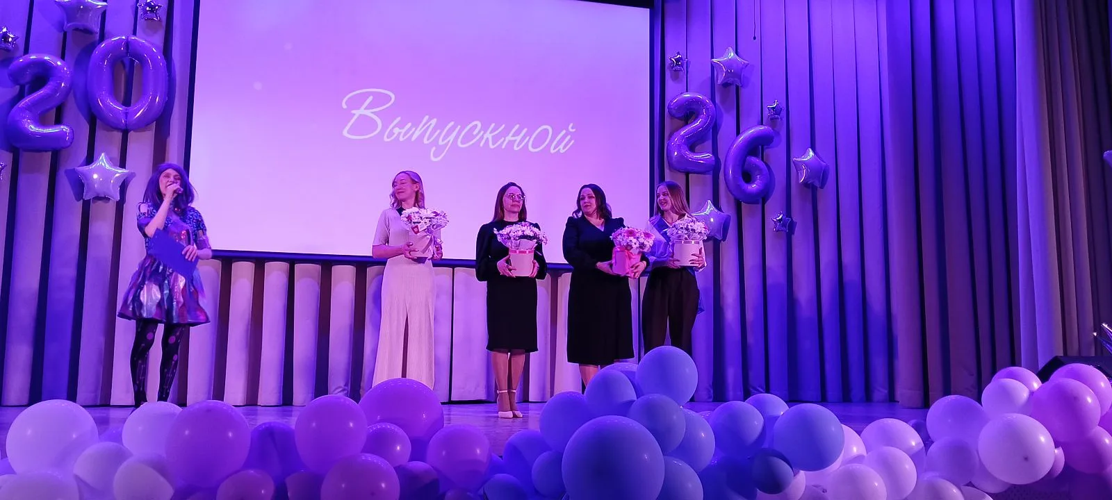🎉 Ура! Мы — пятиклассники? Нет, пока ещё звёзды выпускного! 🎉Сегодня в нашей школе случилось настоящ