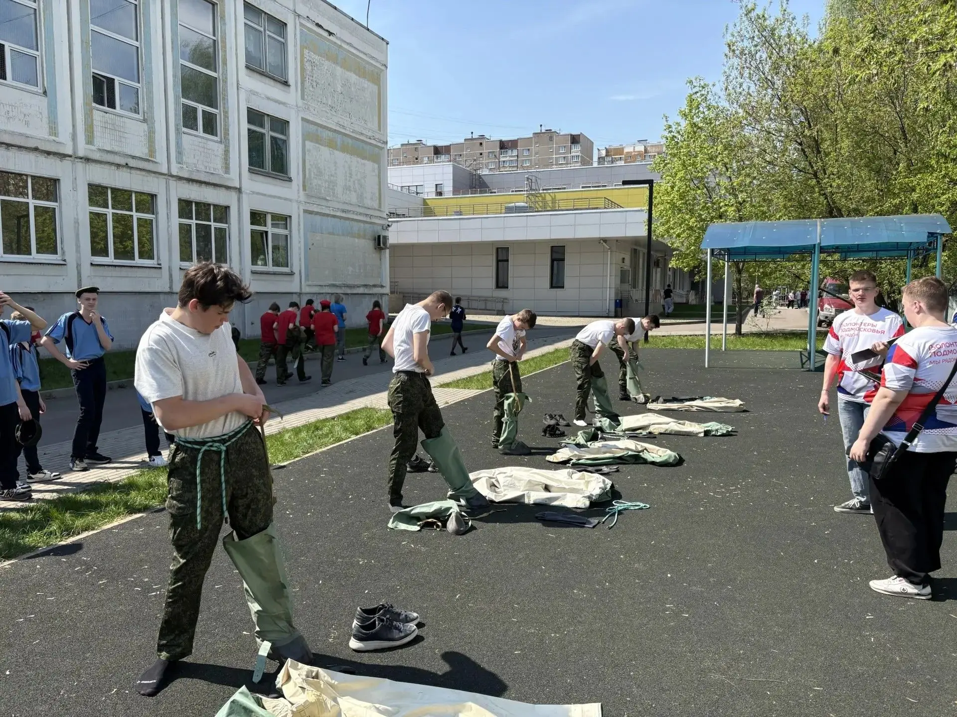 Ученики МОУ СОШ №26 приняли участие в  военно‑патриотической  игре «Зарница 2.0» Ученики нашей школы