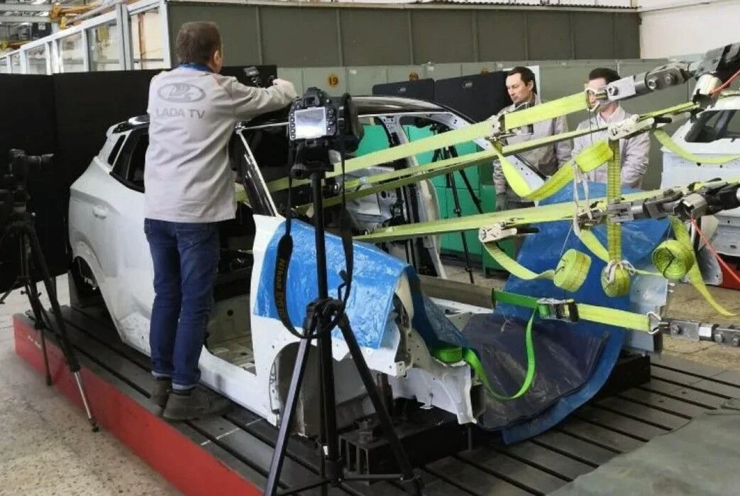 🛠🚗 АвтоВАЗ показал, как реально проверяют зазоры LADA — и это уже не «как пойдёт», а почти ювелирка 