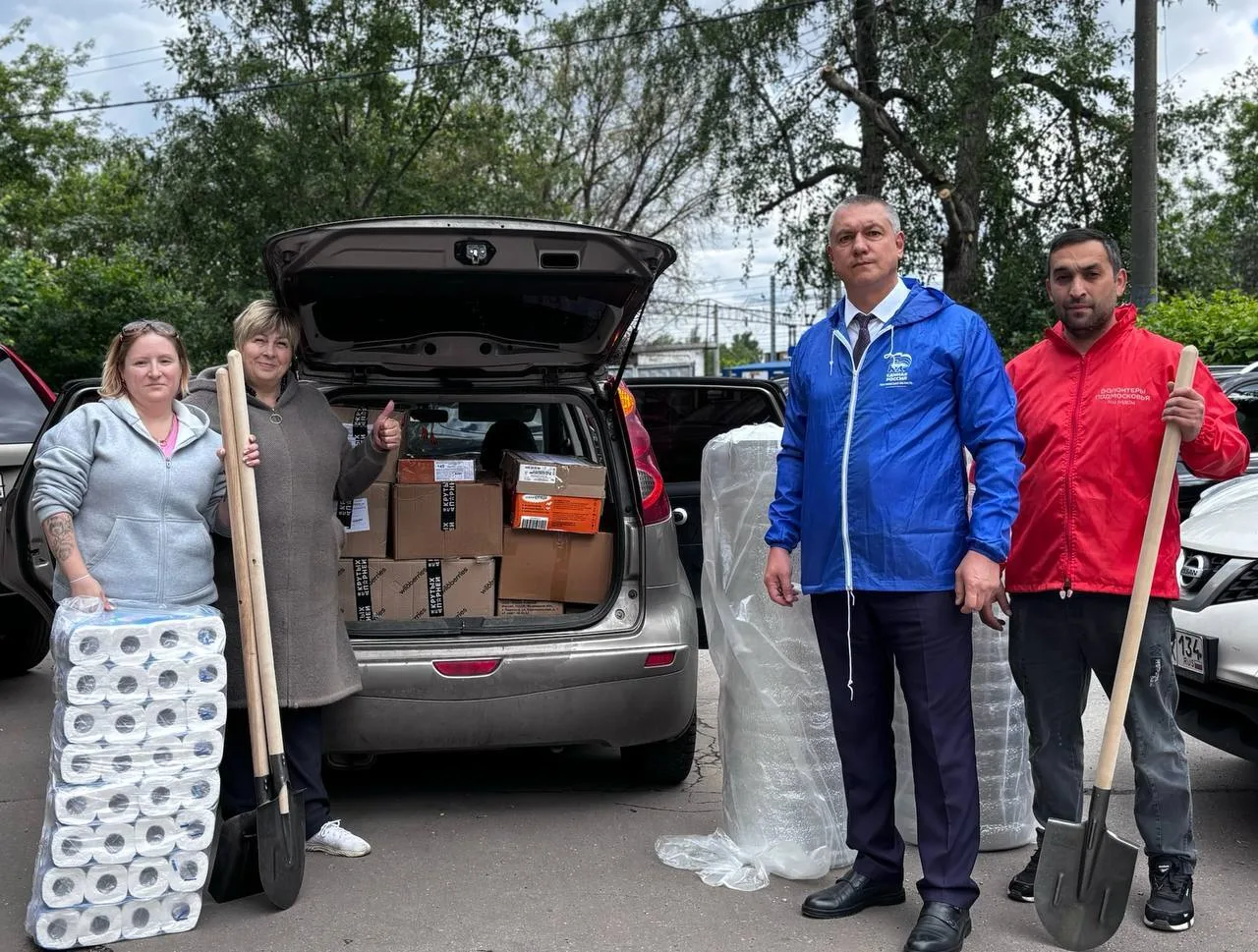 📦 В Подольске при участии депутата горсовета Сергея Шведкова из Волонтёрского центра передали очеред