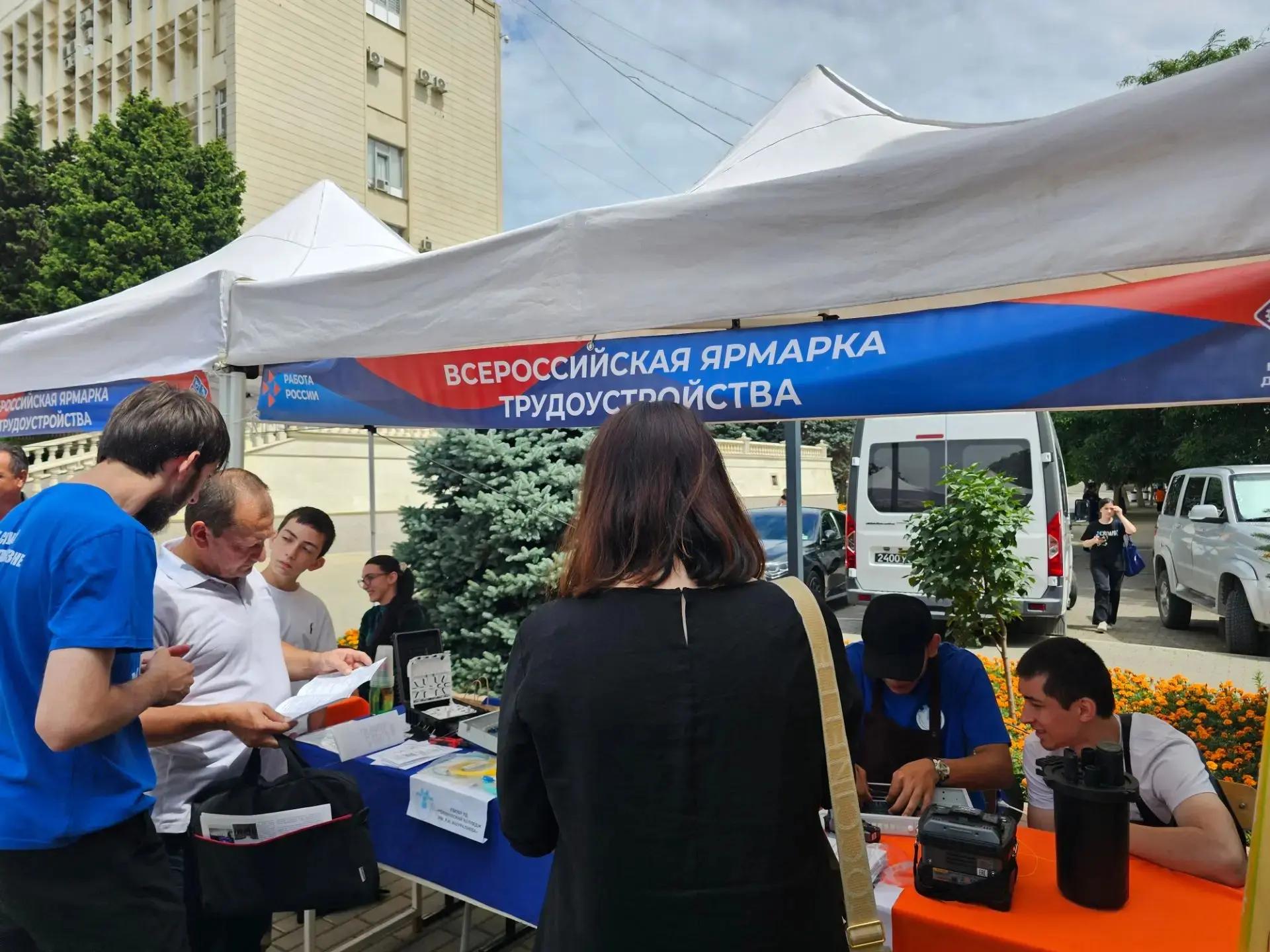 В Махачкале, в Доме Дружбы, прошла Всероссийская ярмарка трудоустройства «Работа России. Время возмо