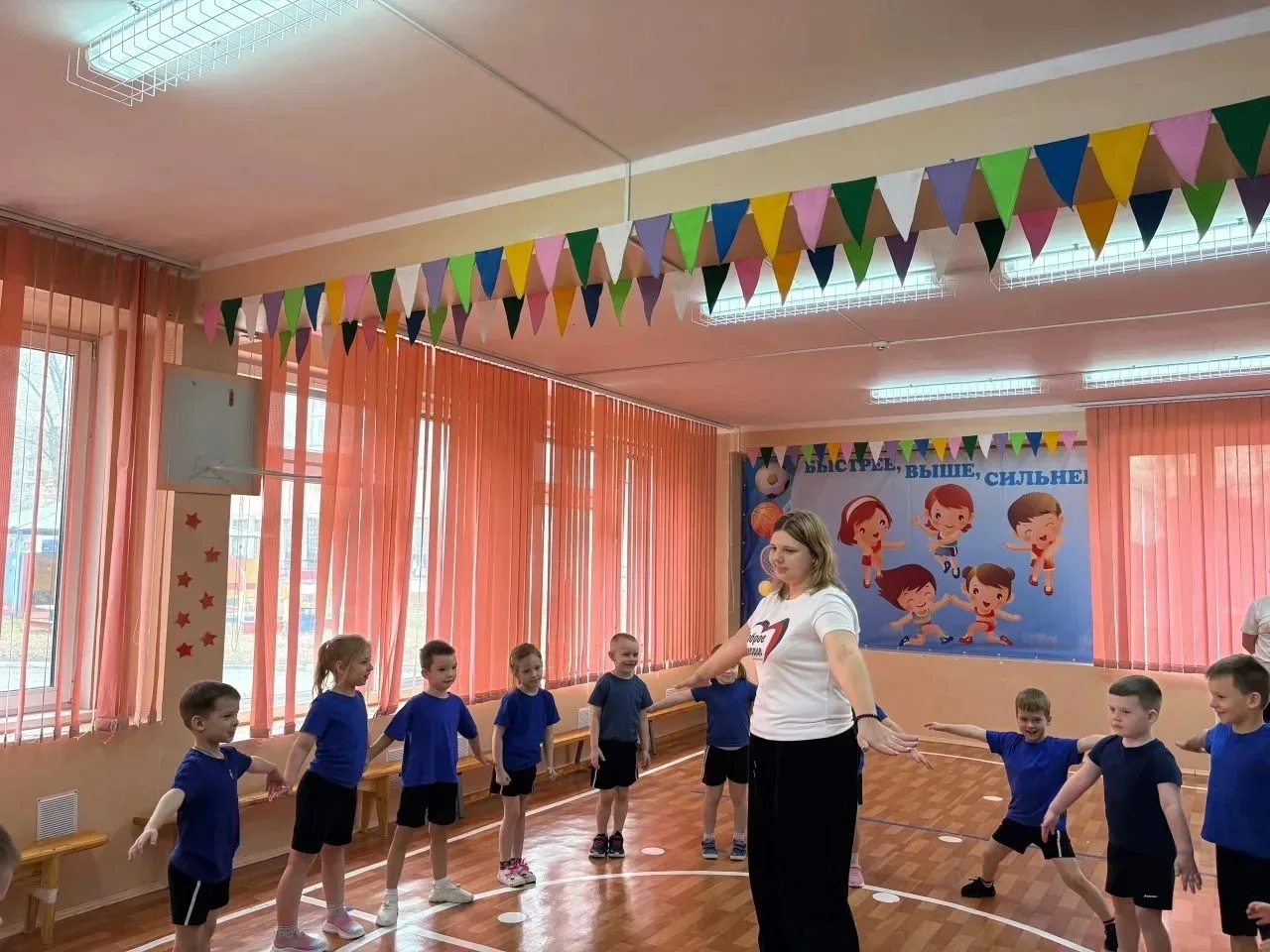 В #умная_школа продолжается неделя "Время быть здоровым". Волонтерский отряд нашей школы "Доброе сер