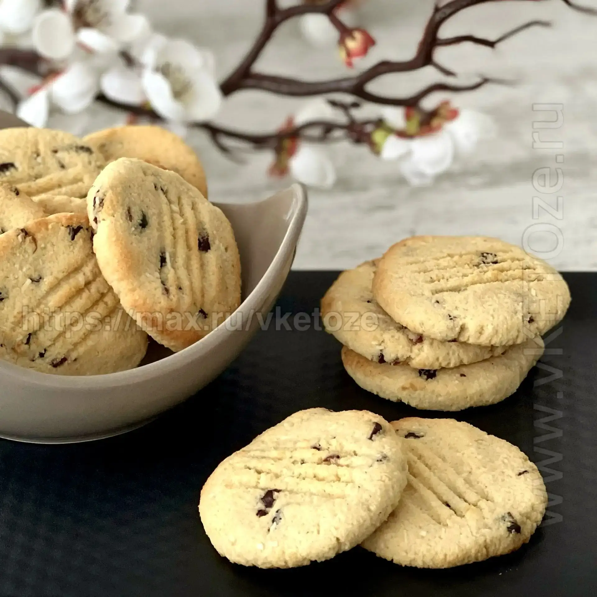 Печенье с клюквой 🍪🍒  Кокосовая мука сушит выпечку, поэтому в этом рецепте она очень даже кстати ⤵️⤵