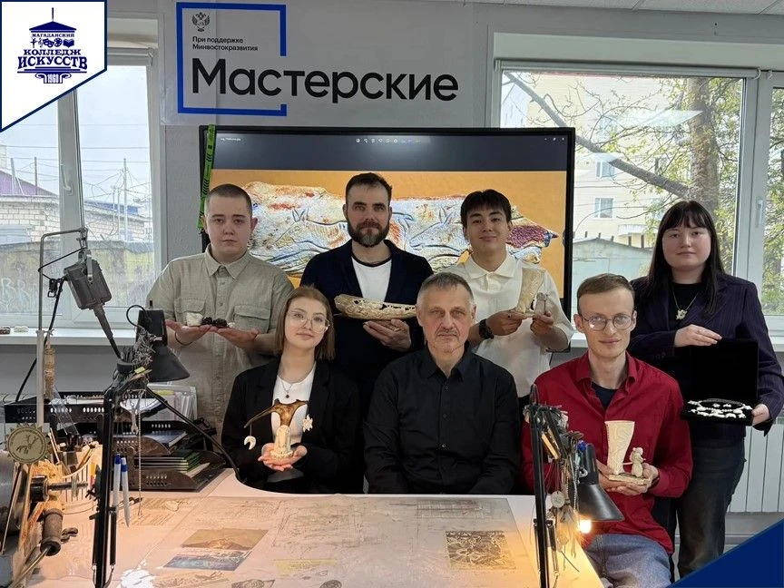 Выпускники специальности «Декоративно-прикладное искусство и народные промыслы» по виду «Художествен