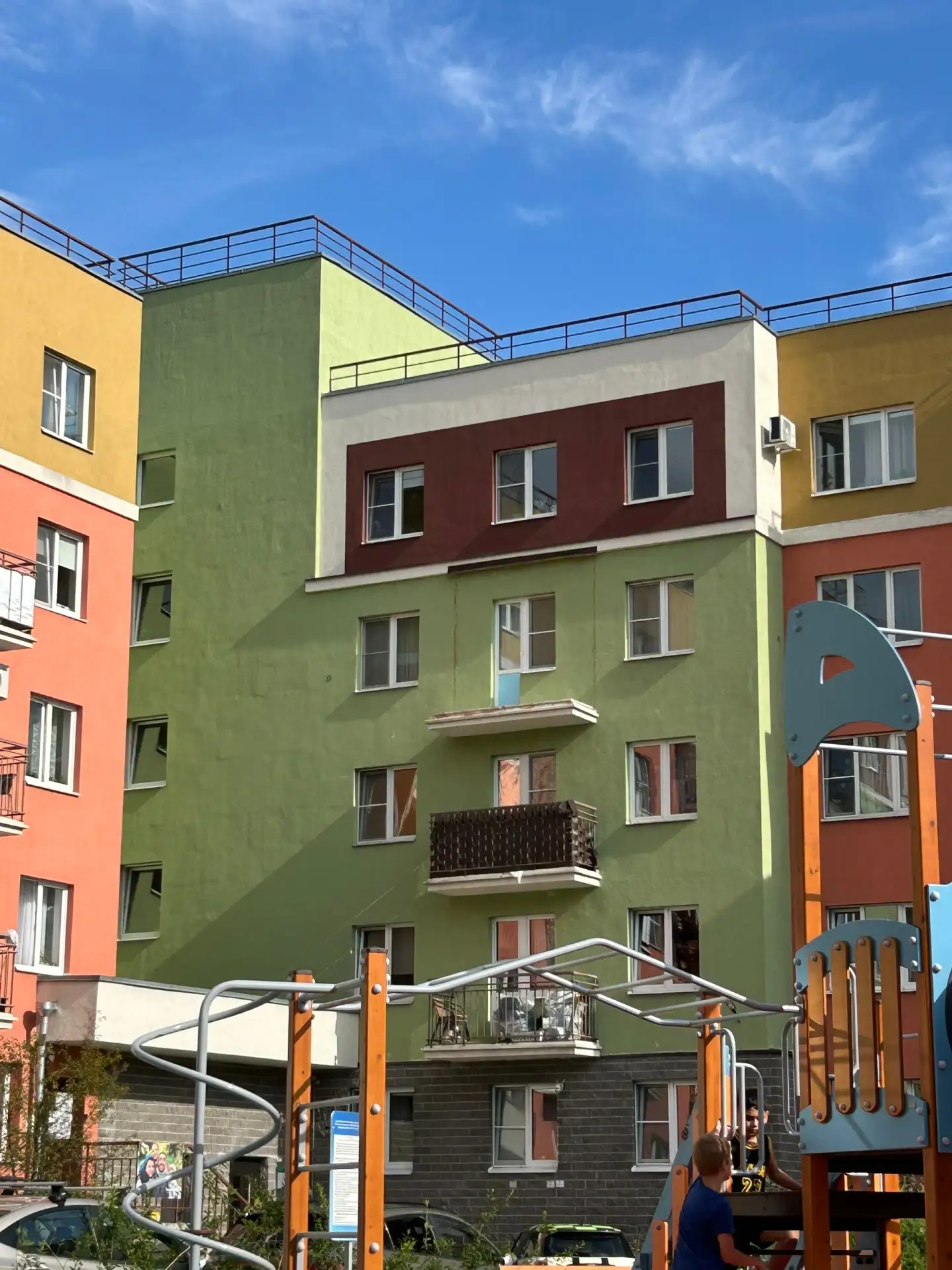 Суровые юнтоловские балконы..

🌱 Юнтолово в MAX