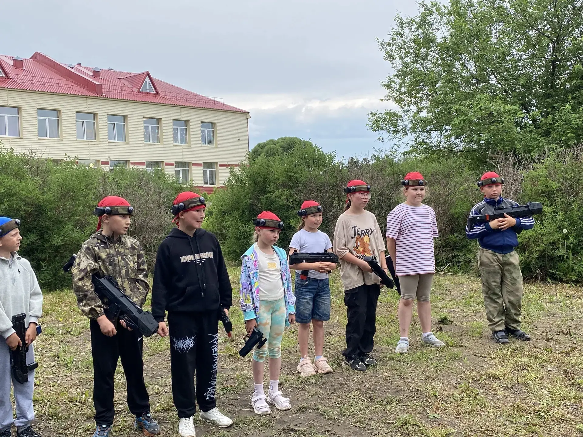 Здравствуйте. Сегодня в лагере день был посвящён играм народов Россиии. 
Сначала состоялся долгождан