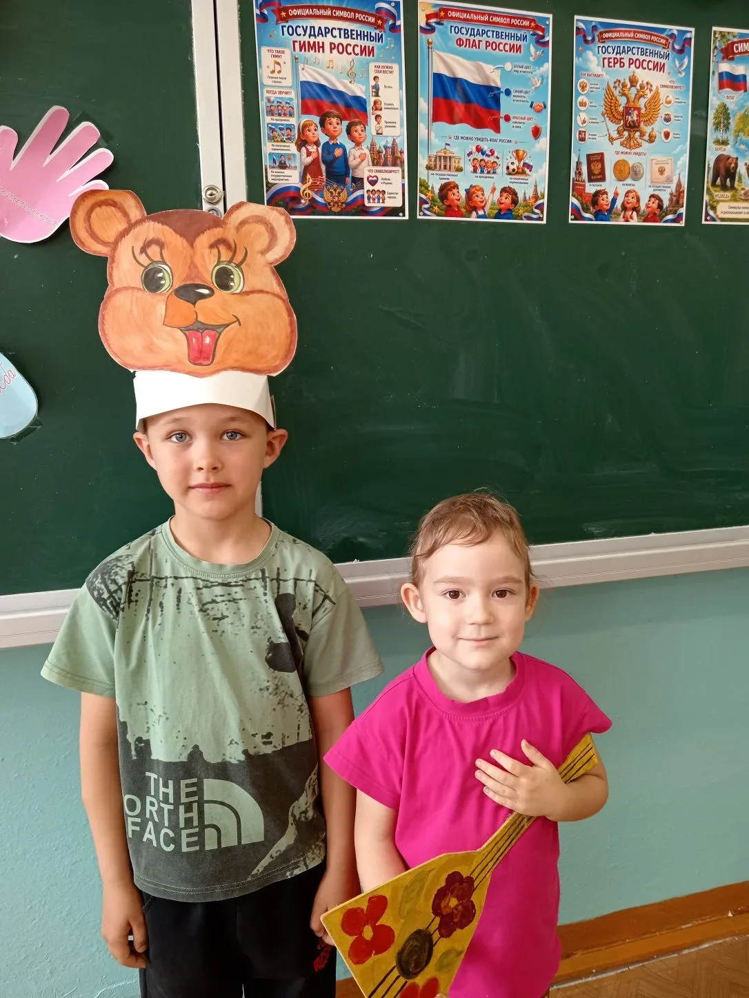 💐 Спасибо всем, благодаря кому День России в лагере стал особенным! 🇷🇺
От всей души благодарим:
•