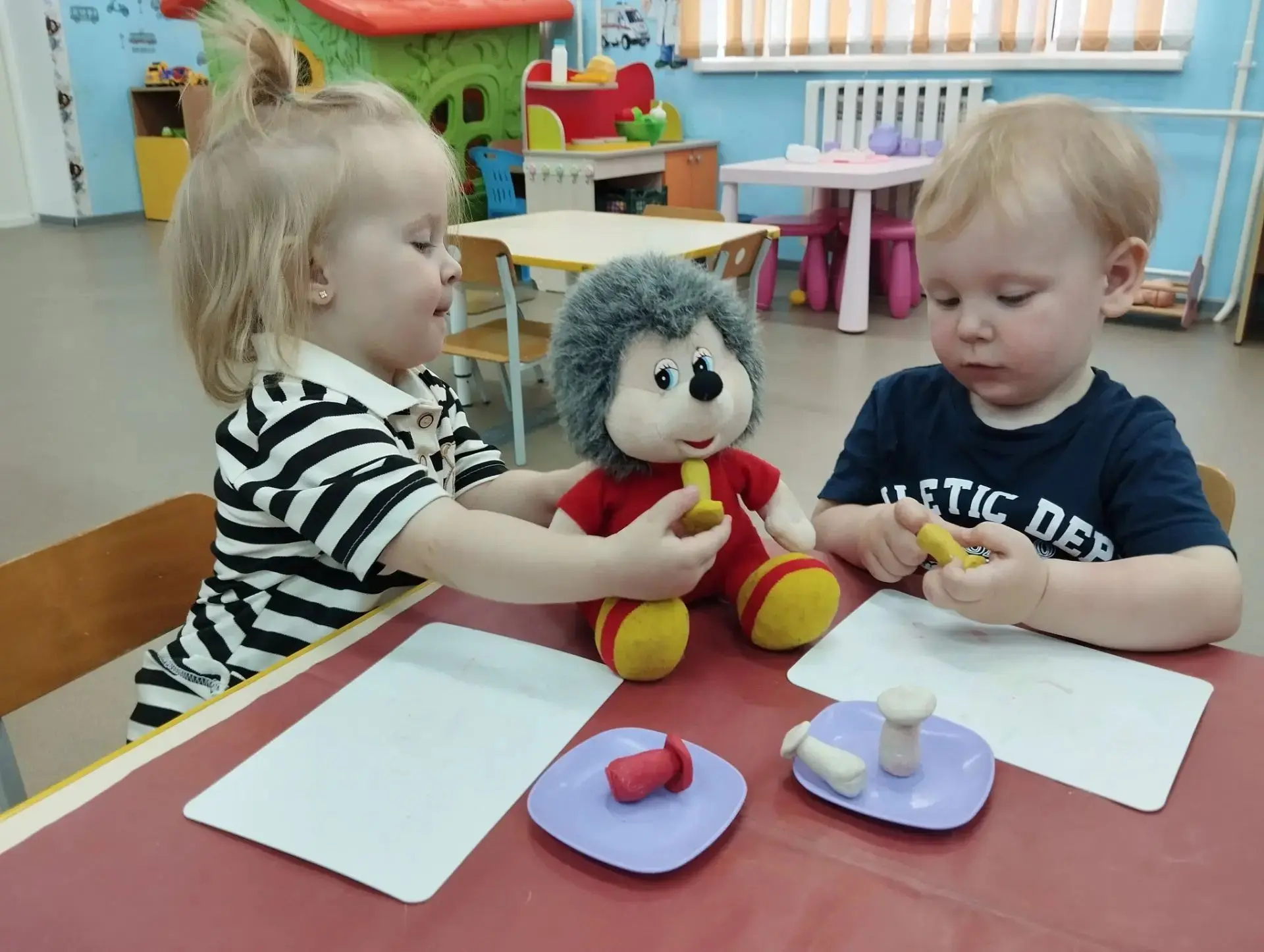 "Ёжик в осеннем лесу" 🍂🦔 —  осень - это волшебная  пора для детей👨‍👩‍👧‍👦.