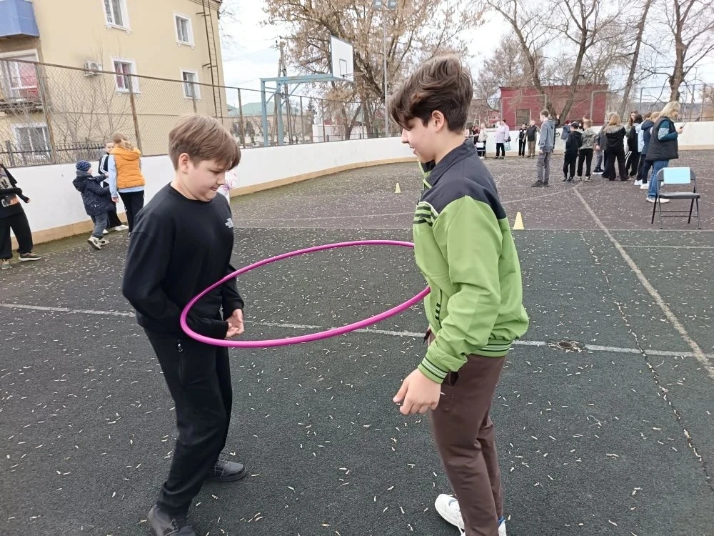 📢 Поздравляем 5А класс!  1 апреля наш 5А класс принял участие в спортивно-игровой программе «Каникул