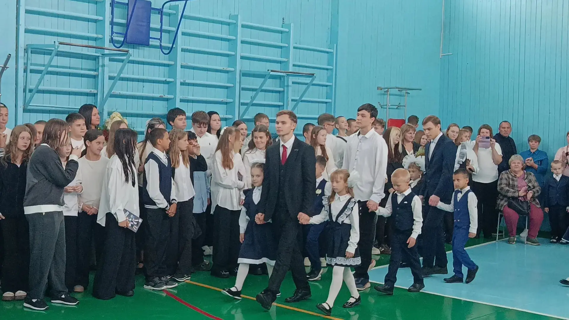 Сегодня, 1 сентября, Красногорьевская школа вновь распахнула свои двери для учеников. В...