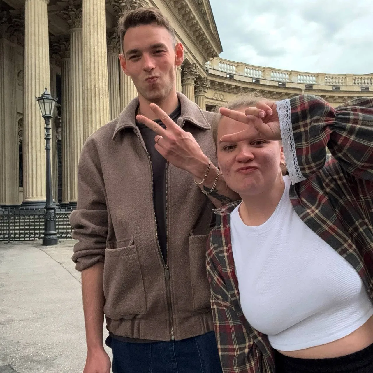 Такие мы тут счастливые, пусть будут эти фото тут!💔