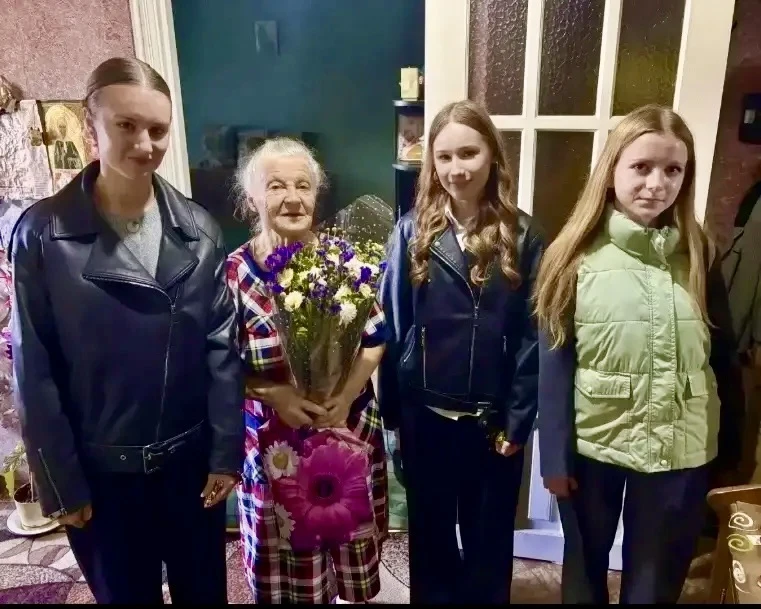 🌺Сегодня ученики 9-В класса вместе со своим классным руководителем Галиной Александров...